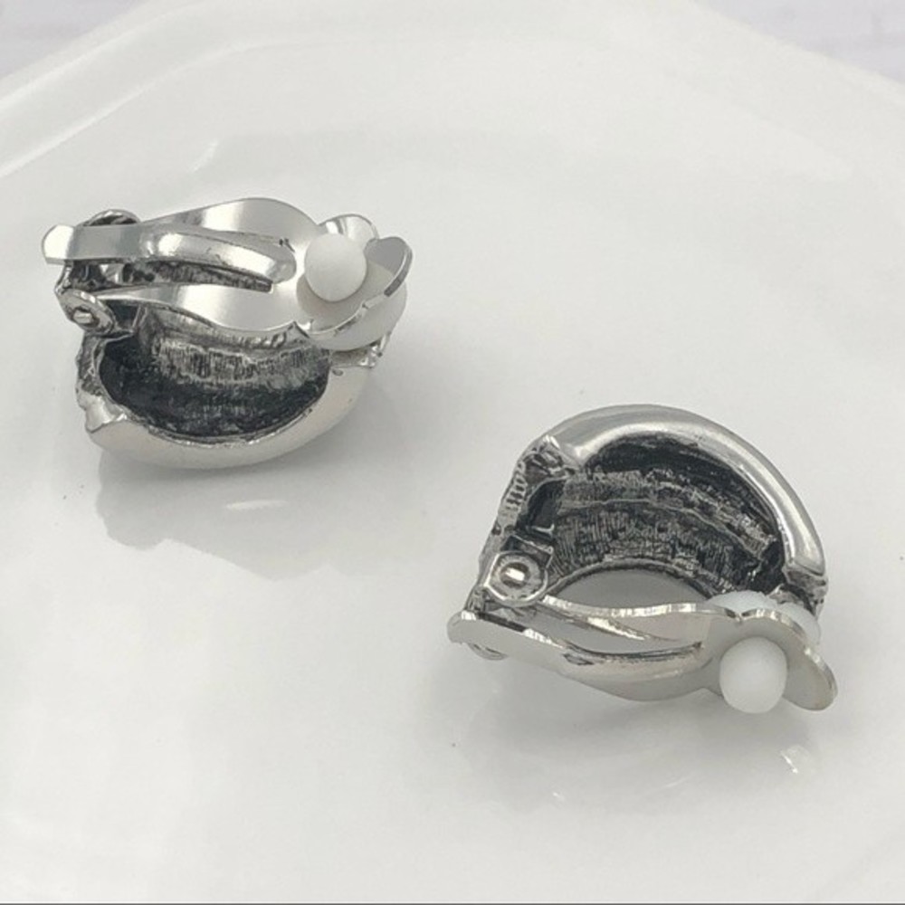 Vintage Look Hematite Rhinestone Clip On Earrings - Picture 2 of 4